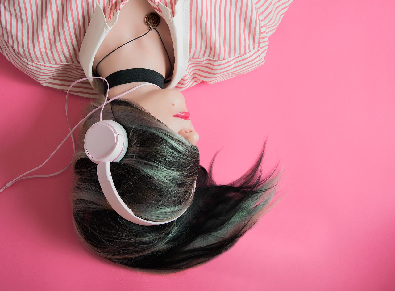 girl, music, hd wallpaper-1990347.jpg